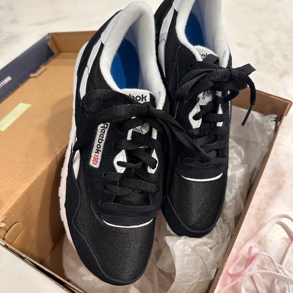 ⭕️SOLD⭕️New !! Reebox Classic Nylon shoes - Picture 2 of 6